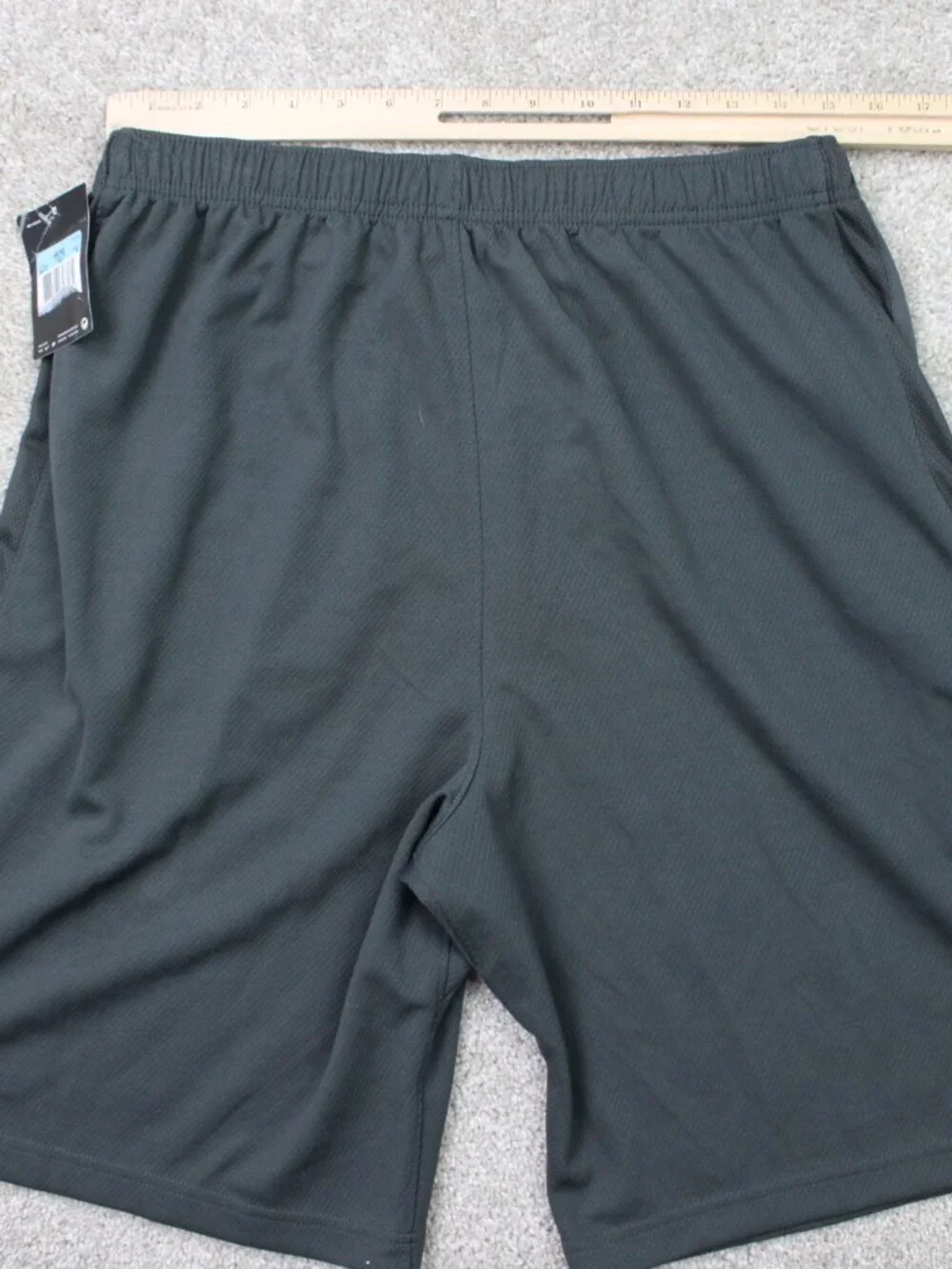 Nike Shorts NWT Mens Medium Gray Epic Knit Training 10